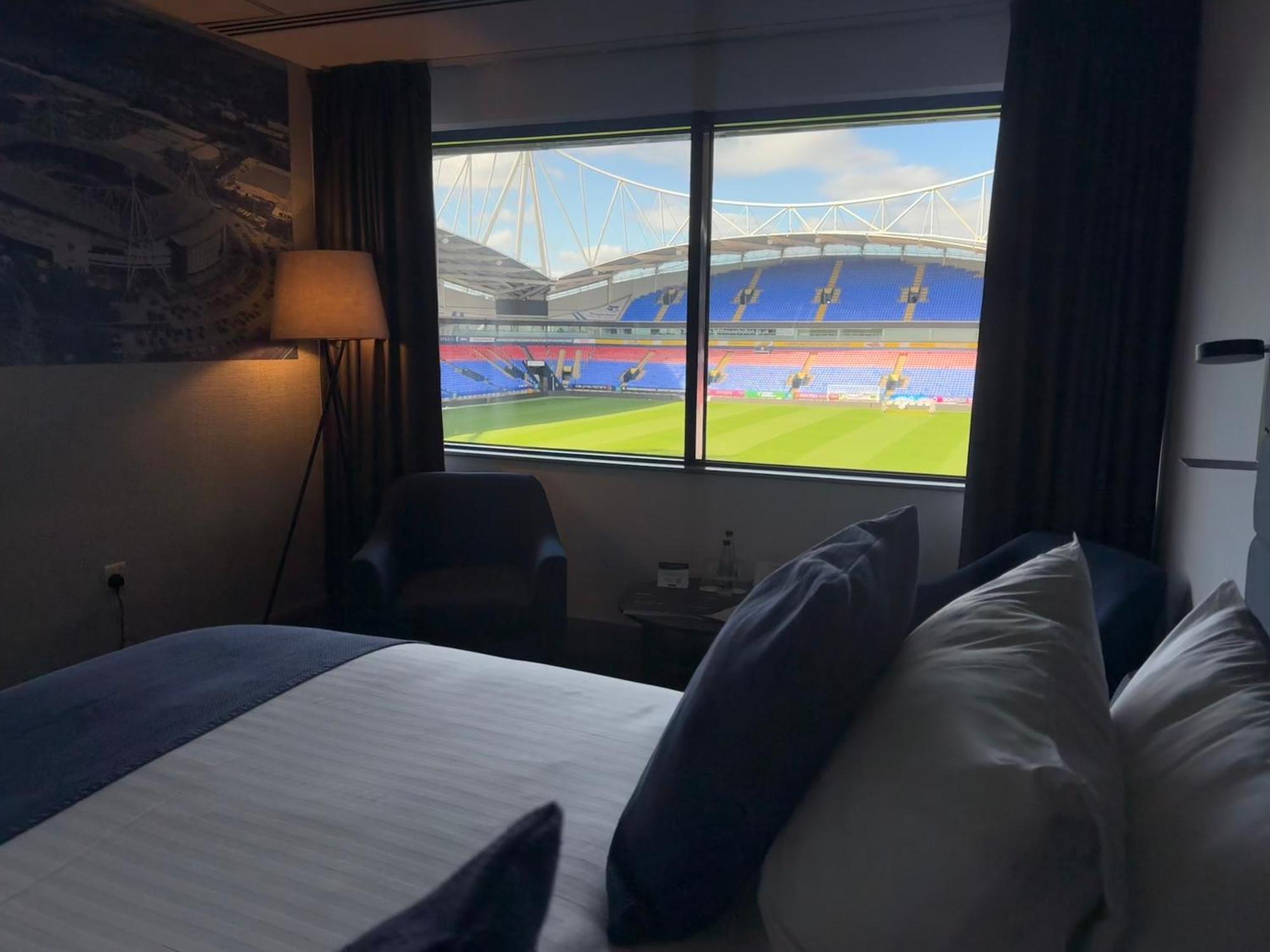The Bolton Stadium Hotel, A Member Of Radisson Individuals Luaran gambar